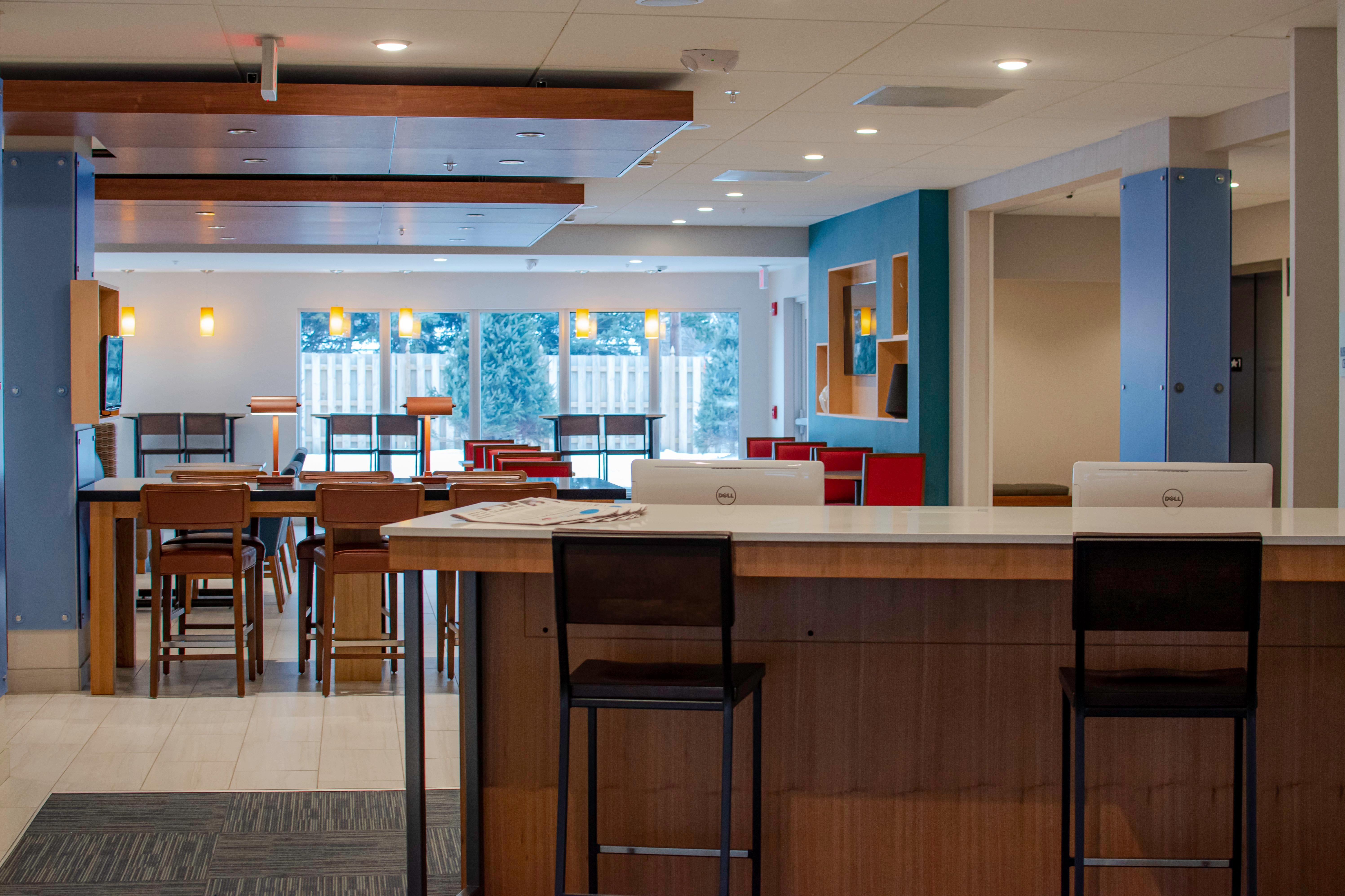 Express & - Buffalo Area By Ihg